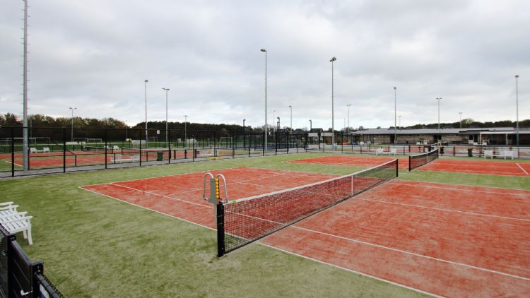 Nieuwe tennisbanen Nieuwe tennisbanen