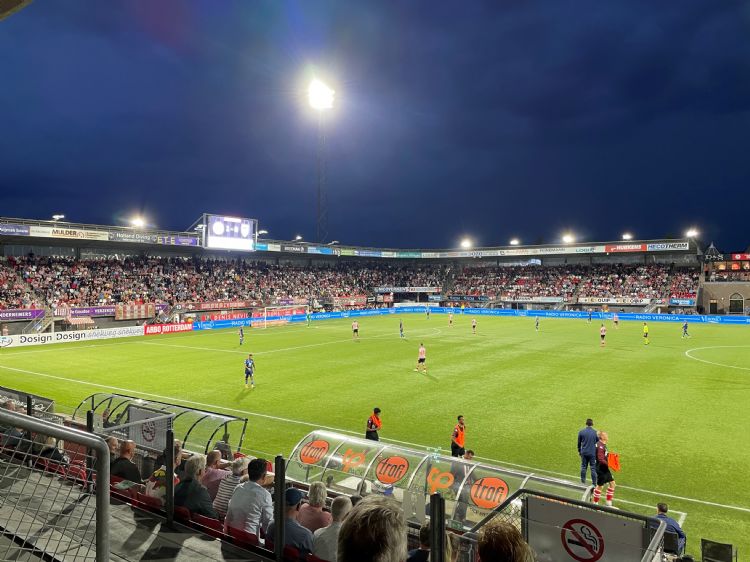 Ook bij Sparta heeft OVI de stadionverlichting verzorgd.