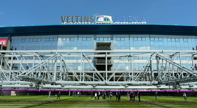 De enorme installatie bij de Veltins Arena De enorme installatie bij de Veltins Arena