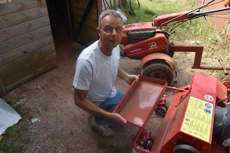 De bak waar het fijne stof in terecht komt De bak waar het fijne stof in terecht komt