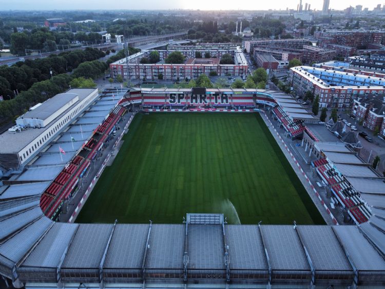 Het nieuwe veld vanuit de lucht Het nieuwe veld vanuit de lucht