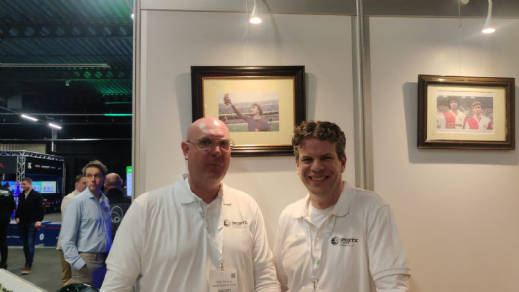 Nieuw sterrenteam voor het verduurzamen van sportverenigingen Sport accom. Sander Bac en Mark de Jong Nieuw sterrenteam voor het verduurzamen van sportverenigingen Sport accom. Sander Bac en Mark de Jong