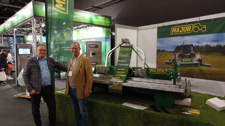 Pepi van Hogendorp en Johannes Ballast promoten de Major Swift Pepi van Hogendorp en Johannes Ballast promoten de Major Swift