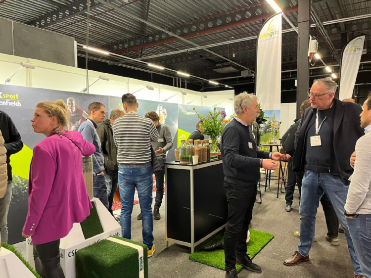 Volle bak bij de stand van CSC Sport Greenfields Volle bak bij de stand van CSC Sport Greenfields