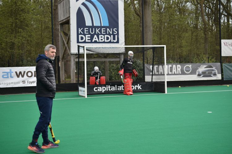 Jean Willems (links) is hoofdcoach bij KHC Dragons. Jean Willems (links) is hoofdcoach bij KHC Dragons.