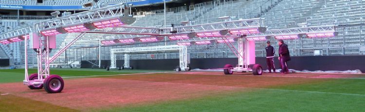 Het Rhenac led-groeisysteem gebruikt licht uit het blauwe en rode spectrum om beworteling en groei te stimuleren.