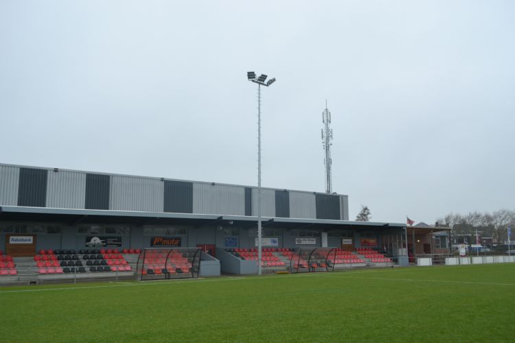 De club heeft ook geïnvesteerd in nieuwe ledverlichting. De club heeft ook geïnvesteerd in nieuwe ledverlichting.