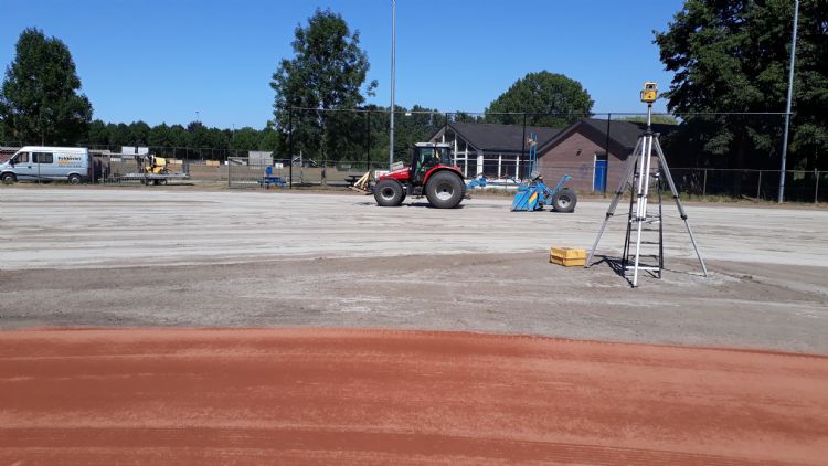 Renovatie van een honkbalveld in Zwolle