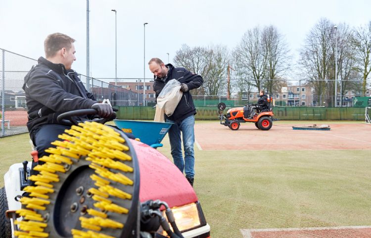 Bij een 'apk' vult Silica Nova ook de tekorten aan. Bij een 'apk' vult Silica Nova ook de tekorten aan.