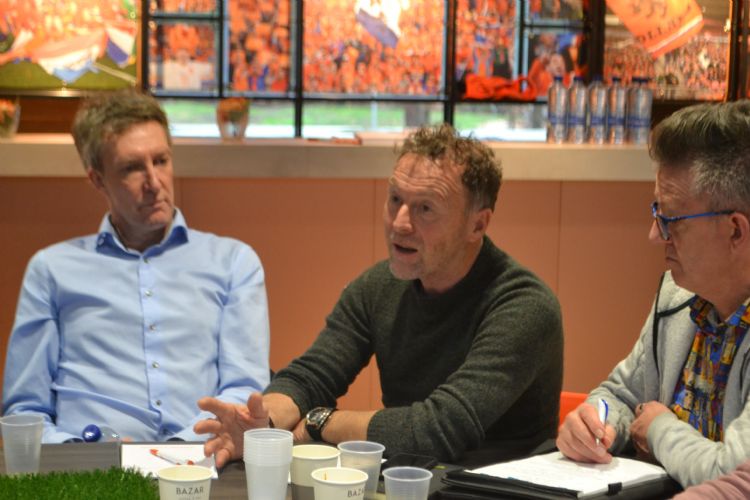 Menso de Maar (stichting Sportpark De Eendracht), Ben Demmer (gemeente Borne) en Ad van de Luijtgaarden (gemeente Zwijndrecht) Menso de Maar (stichting Sportpark De Eendracht), Ben Demmer (gemeente Borne) en Ad van de Luijtgaarden (gemeente Zwijndrecht)