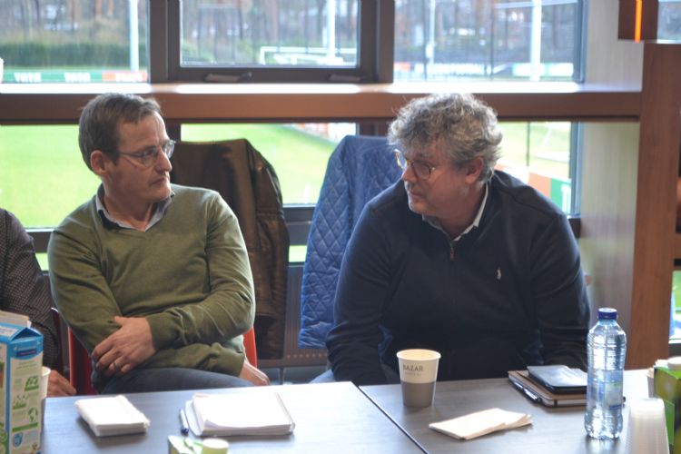 Marcel Bouwmeester (gemeente Utrecht) en Arjan Knottnerus (Fieldturf-Tarkett) Marcel Bouwmeester (gemeente Utrecht) en Arjan Knottnerus (Fieldturf-Tarkett)