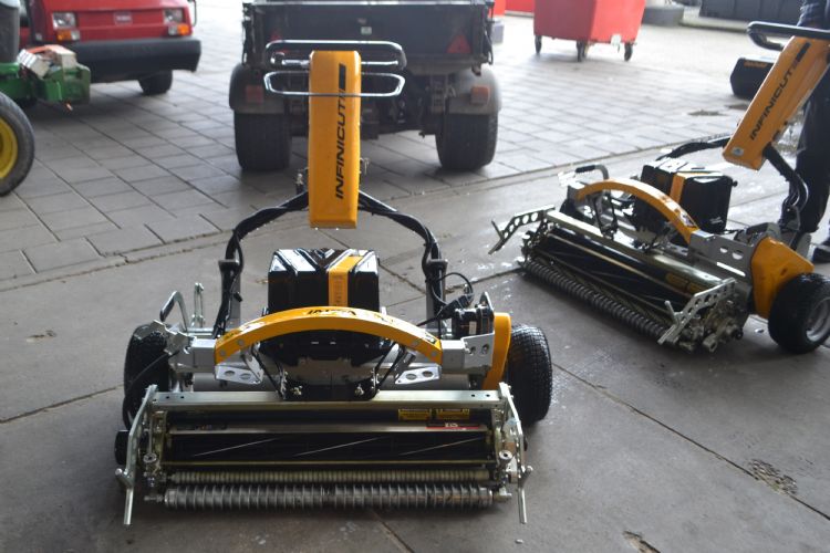 De Infinicut FX-elektrische kooimaaier De Infinicut FX-elektrische kooimaaier