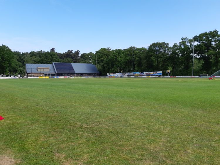 Vv Hoonhorst heeft duurzaamheid hoog in het vaandel staan. Dat is ook aan de kantine te zien. Vv Hoonhorst heeft duurzaamheid hoog in het vaandel staan. Dat is ook aan de kantine te zien.