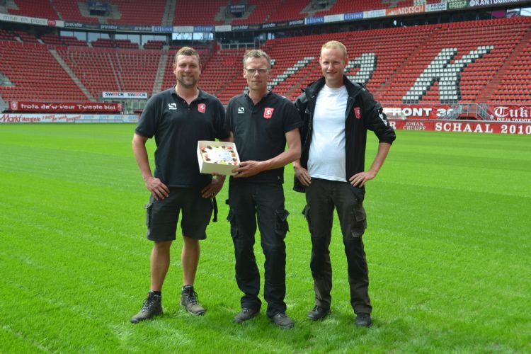 De fieldmanagers van FC Twente: Paul Weber, Henry de Weert en Bas Wamelink.