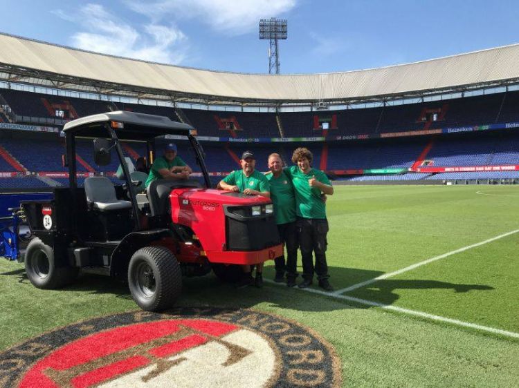 De fieldmanagers met de Toro Outcross en de Fieldtopmaker (bron foto: Jean Heybroek)