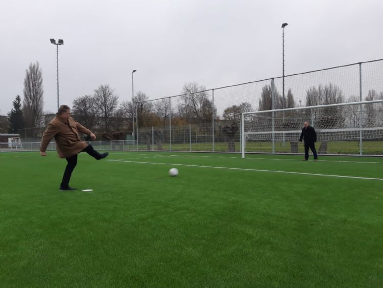 Opening van het nieuwe kunstgrasveld.