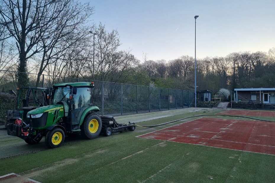 Door middel van perslucht wordt 90 procent van het zand verwijderd.