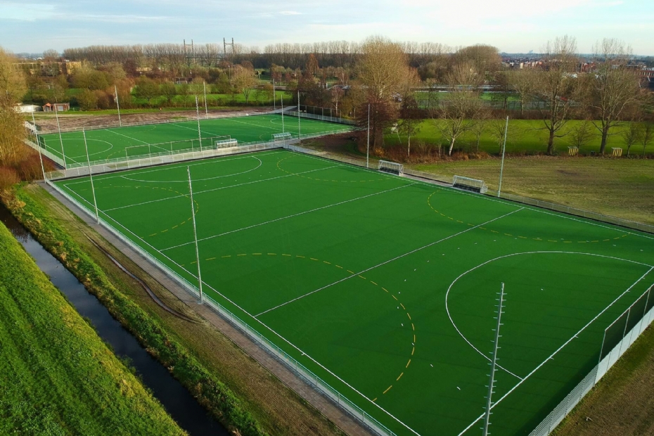 Dry hockeyvelden in Kampen